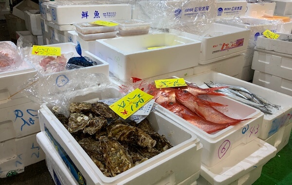 柳橋中央市場 マルナカ食品センターの鮮魚