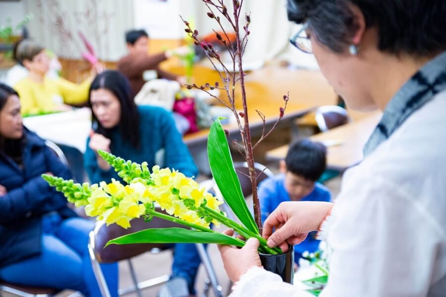 Ikebana Lesson and Arimatsu Town Visit